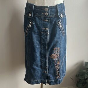 Y2K 90’s Grunge Women’s Floral Embroidered Modest Denim Button Up Midi Skirt 28”